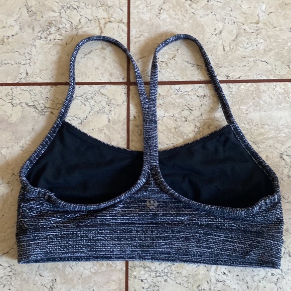 Lululemon Size 4 Flow Y Bra - Picture 2 of 3